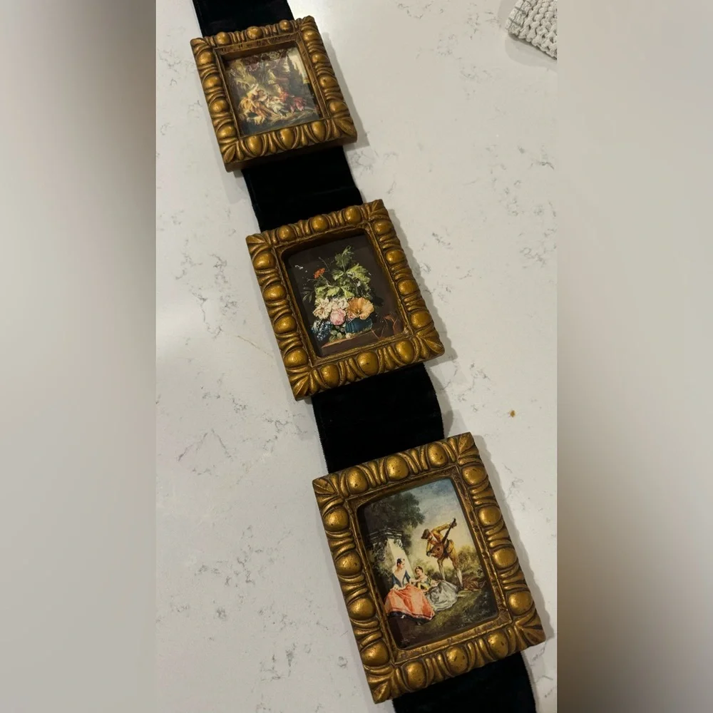 N/A vintage framed